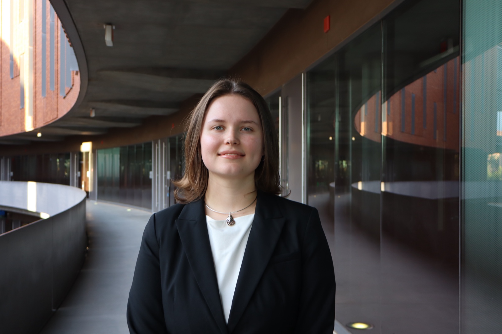 Daria Popova, Associate