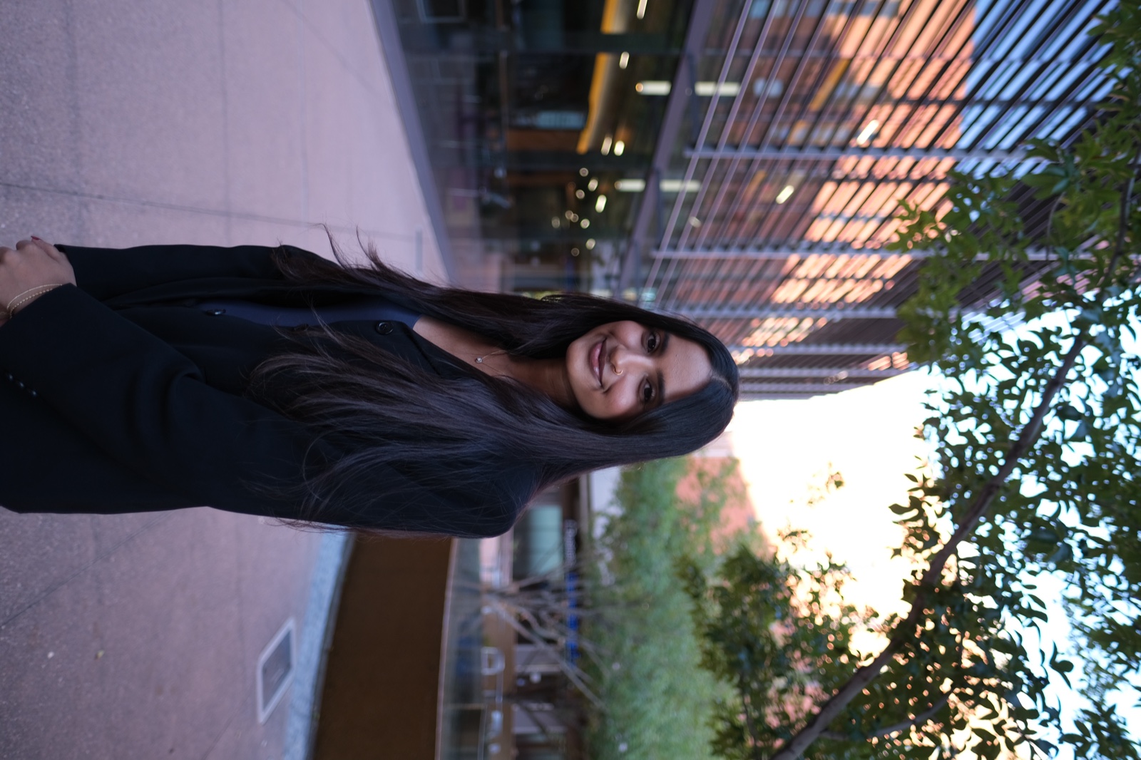 Mrida Igoor, Associate